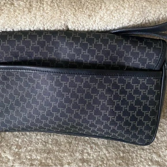 Tommy Hilfiger 9 1/2”x7” black handbag purse - Picture 5 of 10